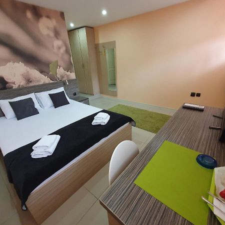 Nis City Center Guest House Eksteriør bilde