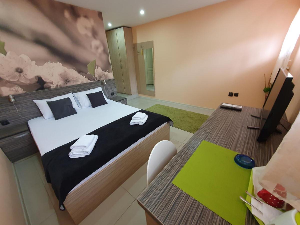 Nis City Center Guest House Eksteriør bilde