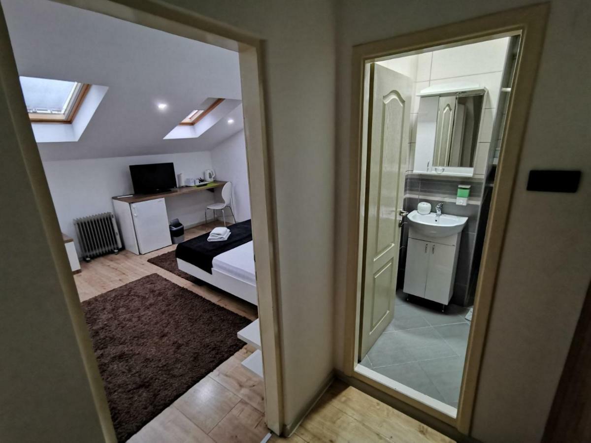 Nis City Center Guest House Eksteriør bilde