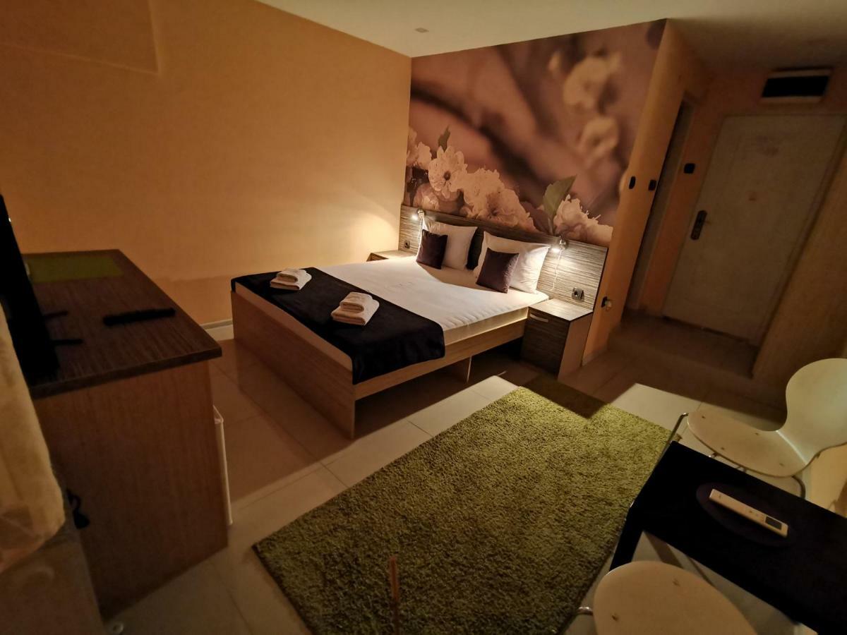 Nis City Center Guest House Eksteriør bilde